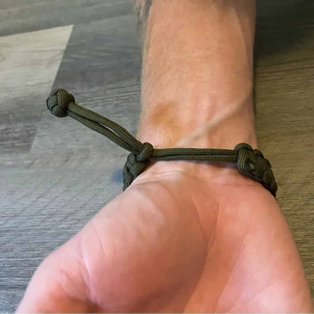 Handmade paracord bracelet